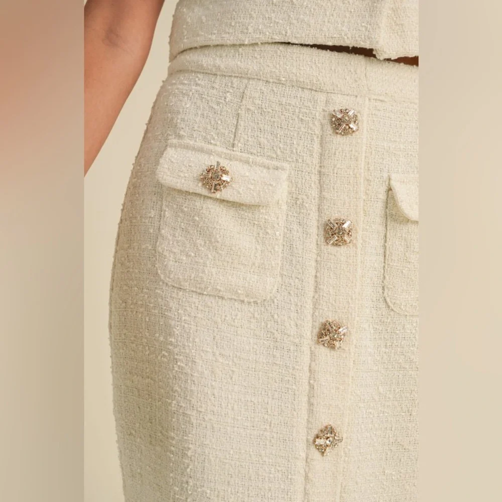 54. Sleeveless Tweed Top and Skirt Set with Jeweled Buttons in Cream - Picture 3 of 11